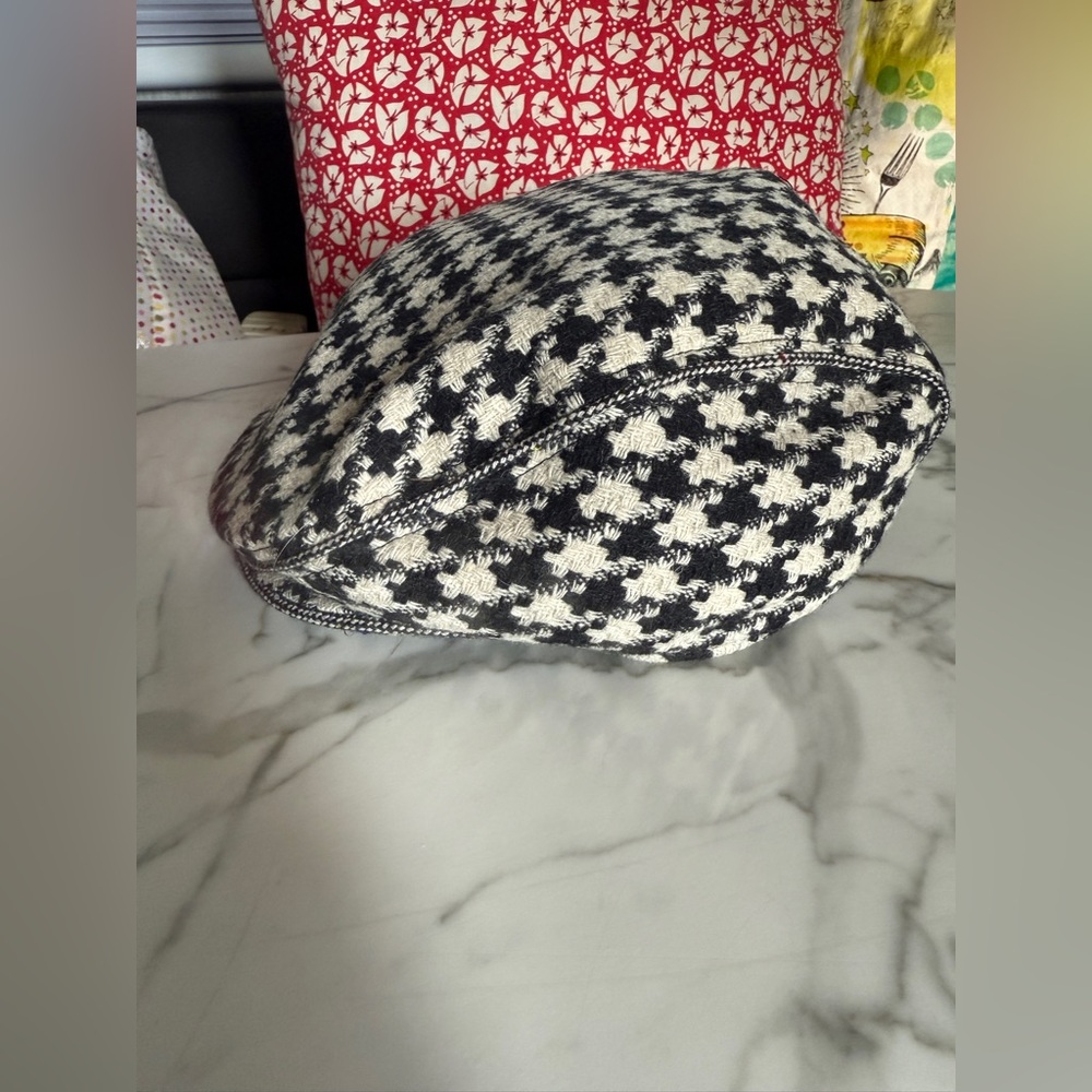 San Diego Hat Company Stylish Houndstooth hat/cap in good used condition